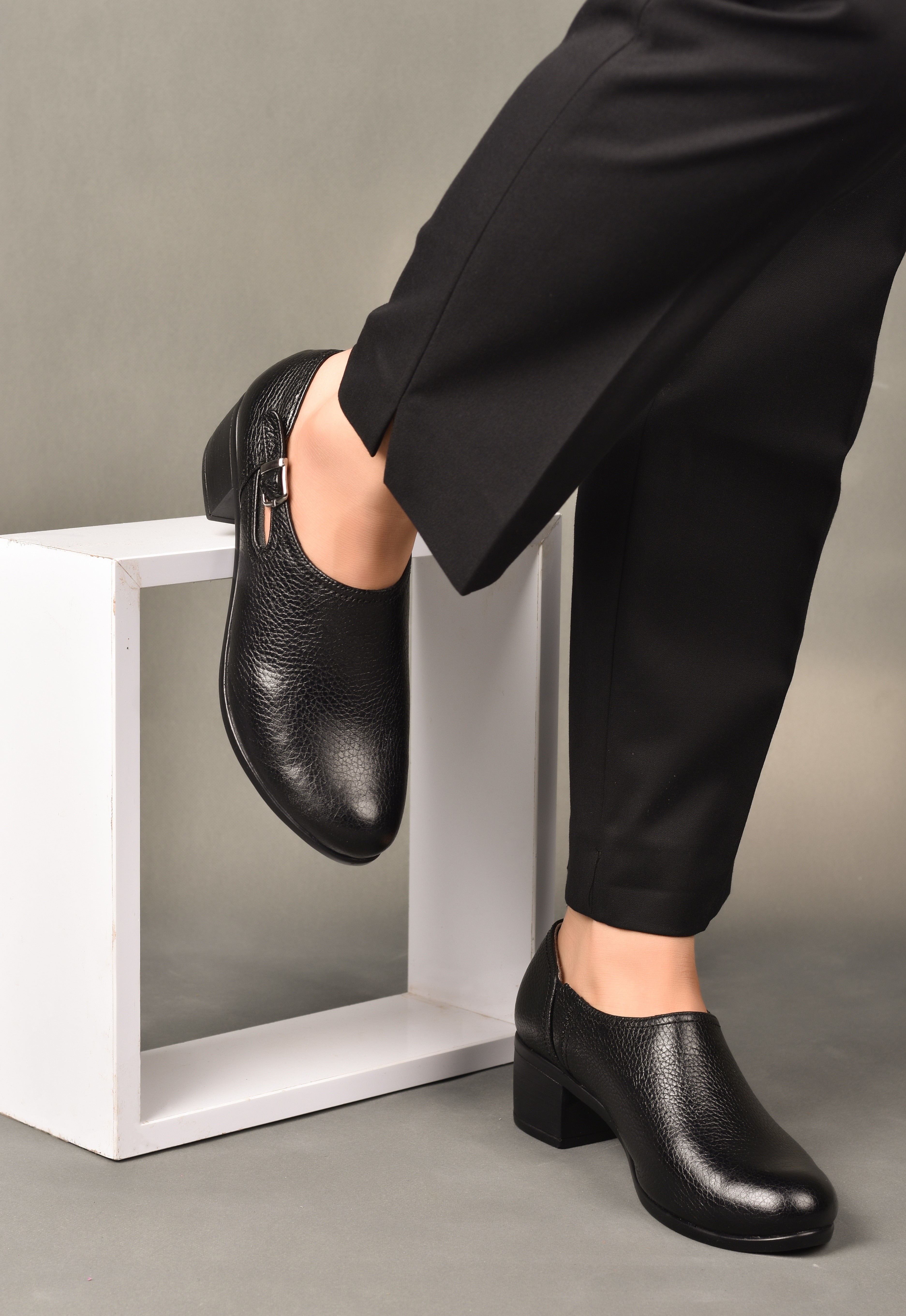 خرید آنلاین کفش طبی پاشنه دار زنانه روشن مدل 01-4030