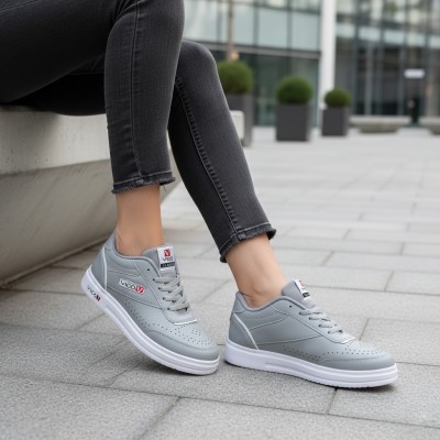 خرید آنلاین کتونی اسپرت زنانه پانیک مدل وی کد 13