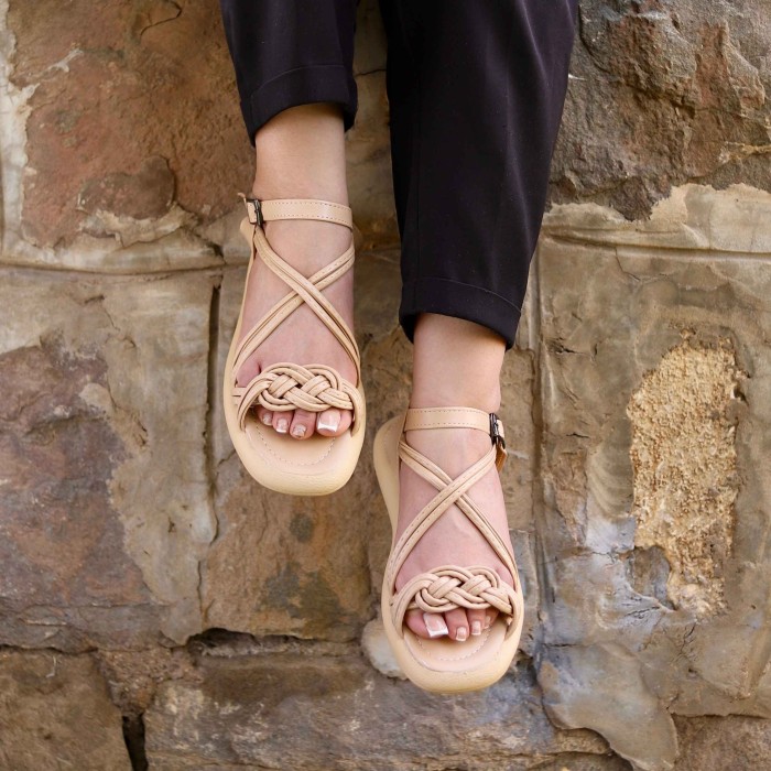 صندل زنانه پارمیس مدل باوان کد 17