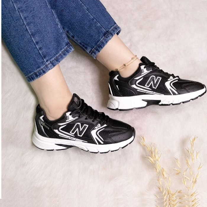 کتونی ورزشی زنانه هامون مدل 682 کد 01