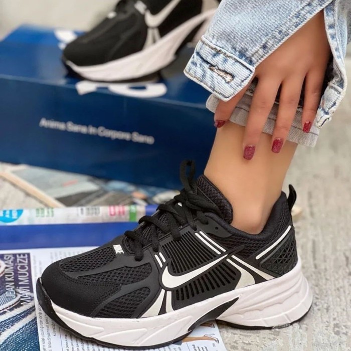 کتونی زنانه نیما مدل نایک پانی کد 01