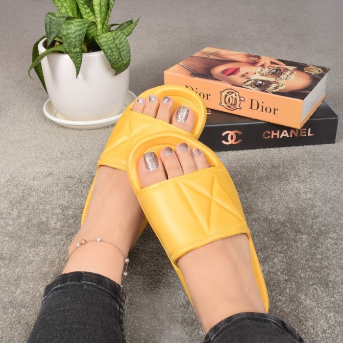 دمپایی پلاستیکی زنانه پاپا مدل نرمینه کد 05